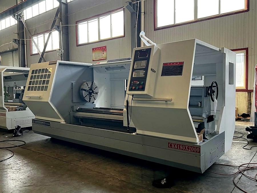 Large-swing CNC lathe
